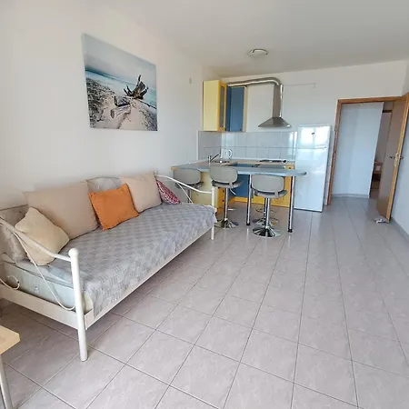 Apartment Lo - With Swimming Pool *