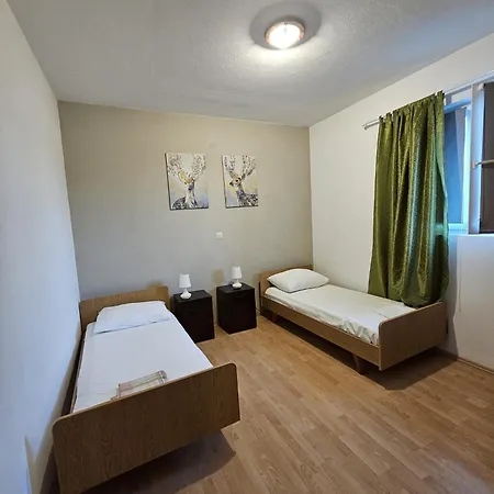 Apartment Lo - With Swimming Pool Split