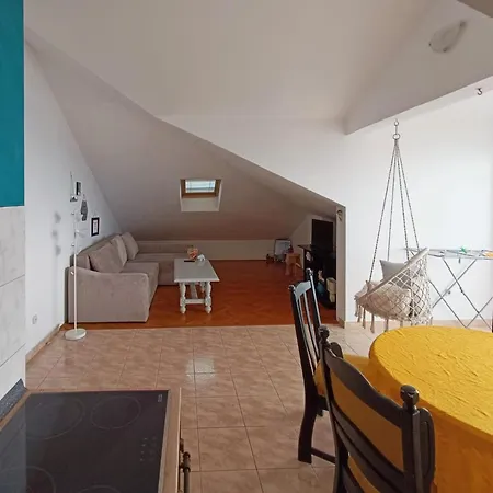 Lo - With Swimming Pool Apartment