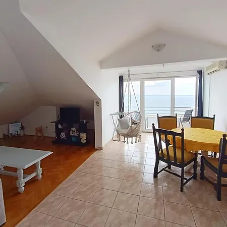 Lo - With Swimming Pool Apartment *